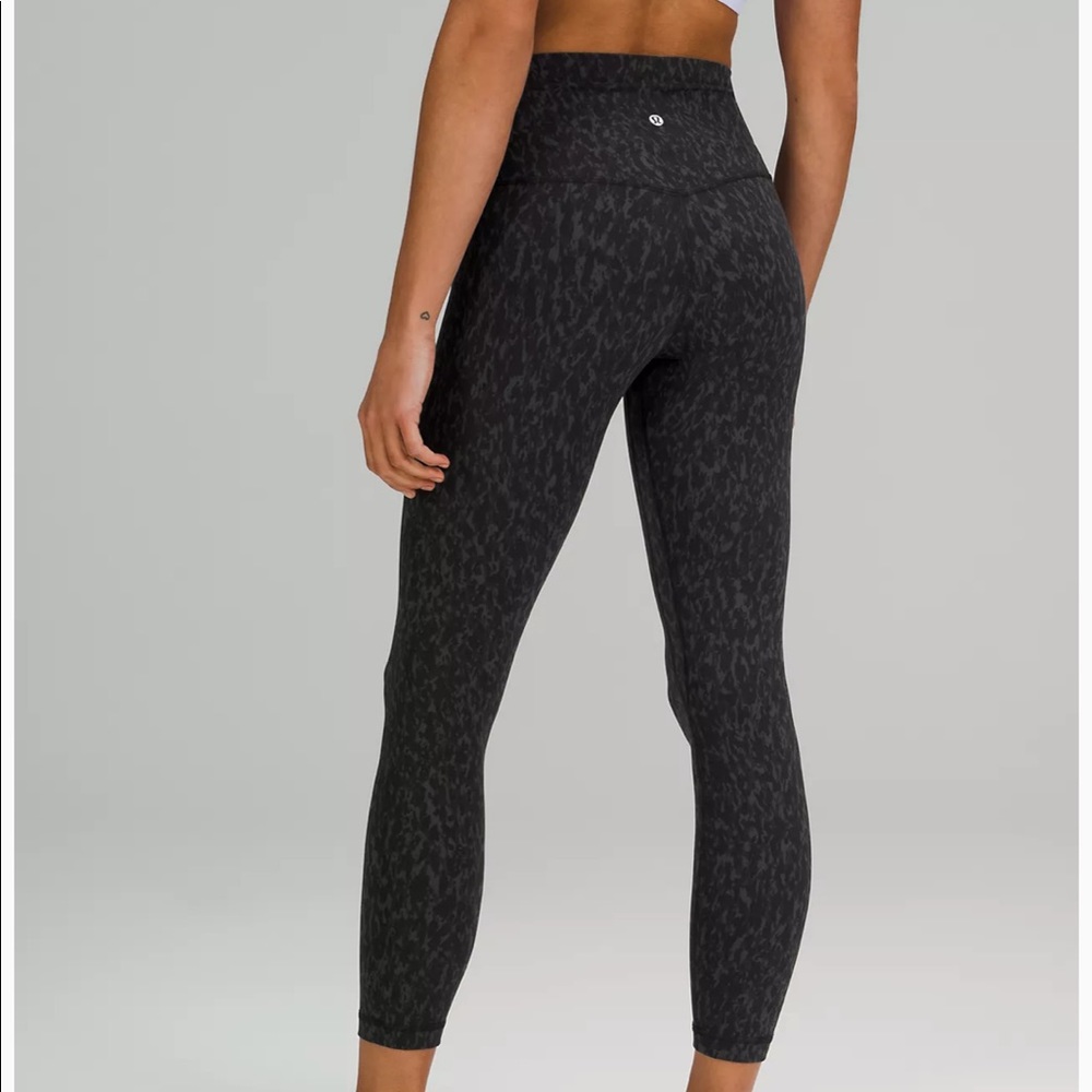 Lululemon wunder under 25” size 6